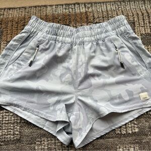 Vuori women’s Clementine shorts size xs